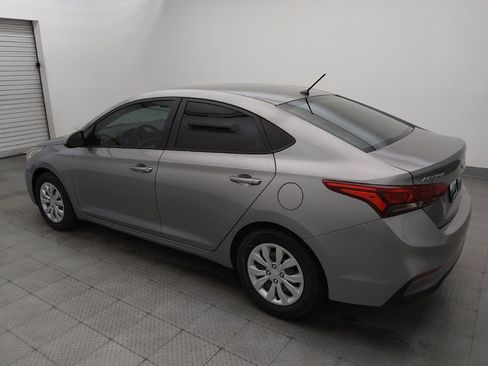 Used 2021 Hyundai Accent SE FWD image 3
