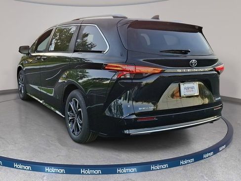 New 2026 Toyota Sienna Platinum AWD/4WD image 4