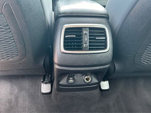 Used 2019 Kia Sorento LX image 23