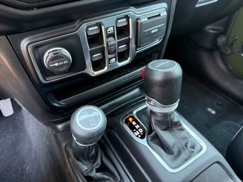 Used 2023 Jeep Gladiator Sport image 35