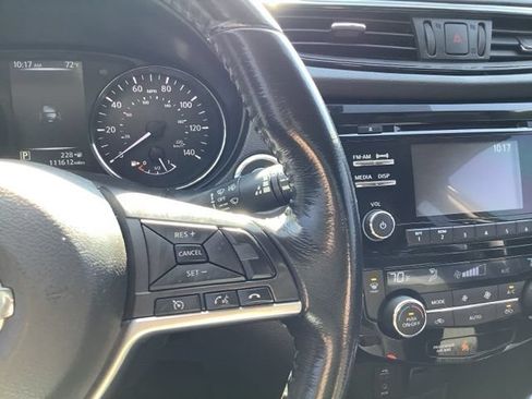 Used 2017 Nissan Rogue SV AWD/4WD image 33