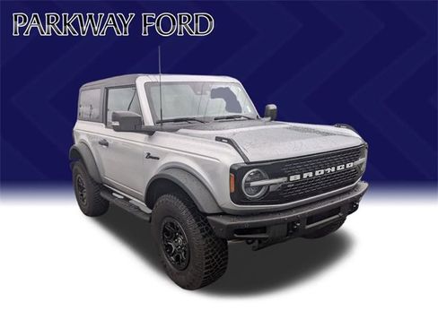 Used 2022 Ford Bronco Wildtrak image 3