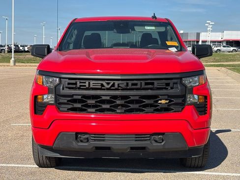 Used 2023 Chevrolet Silverado 1500 Custom image 3