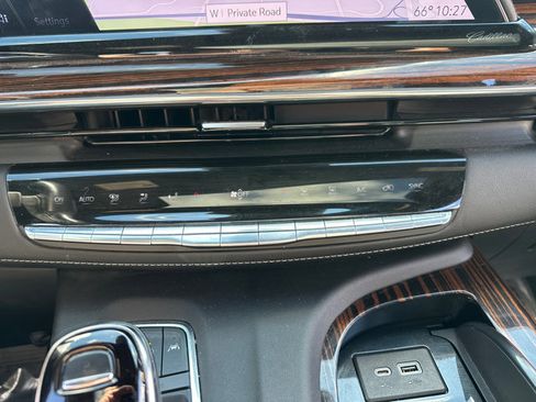 Used 2023 Cadillac Escalade ESV Premium Luxury image 23