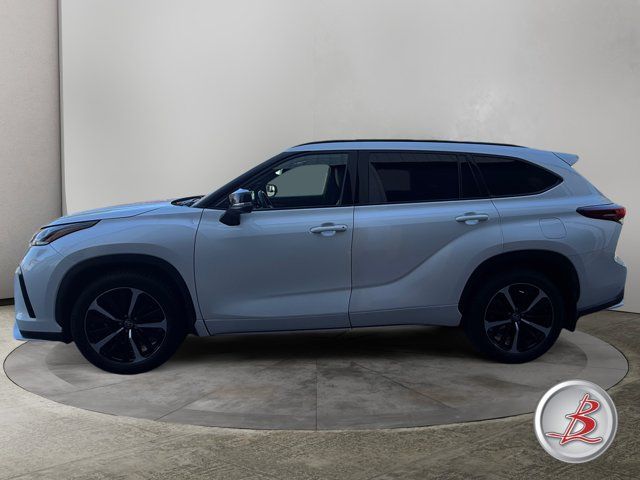 Used 2021 Toyota Highlander XSE AWD/4WD image 4