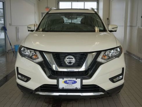 Used 2019 Nissan Rogue SV w/ Sun & Sound Touring Package image 17