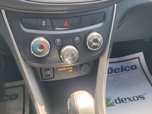 Used 2018 Chevrolet Trax LT w/ Redline Edition FWD image 22