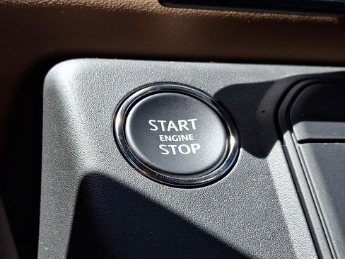 New 2026 Land Rover Defender 110 X-Dynamic SE AWD/4WD image 18