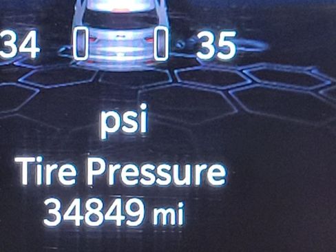 Used 2025 Jeep Compass Trailhawk AWD/4WD image 2