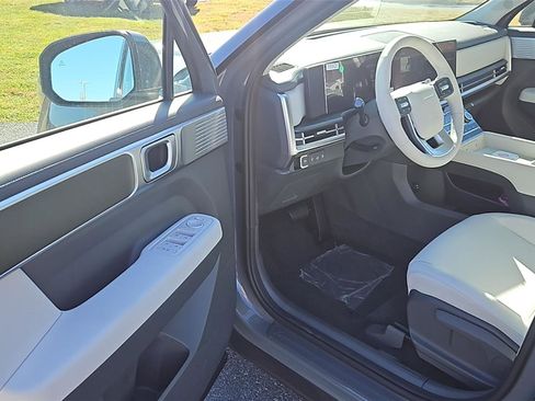 New 2026 Hyundai Santa Fe SE image 9