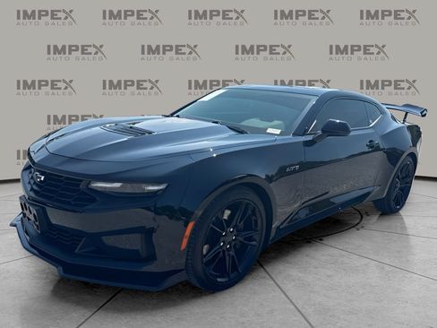 Used 2022 Chevrolet Camaro LT w/ Technology Package RWD image 1