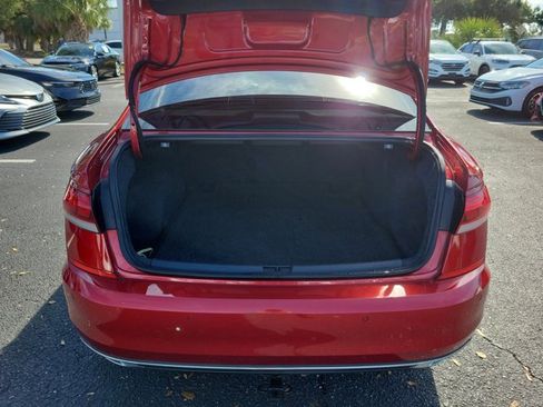 Certified 2022 Volkswagen Passat 2.0T image 13