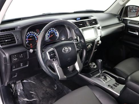 Used 2018 Toyota 4Runner SR5 Premium AWD/4WD image 27