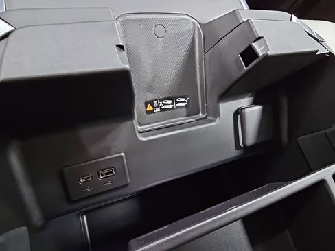 New 2025 GMC Sierra 2500 SLT image 24