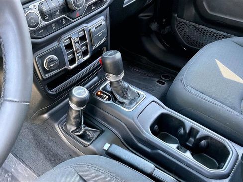 Used 2023 Jeep Gladiator Sport AWD/4WD image 30