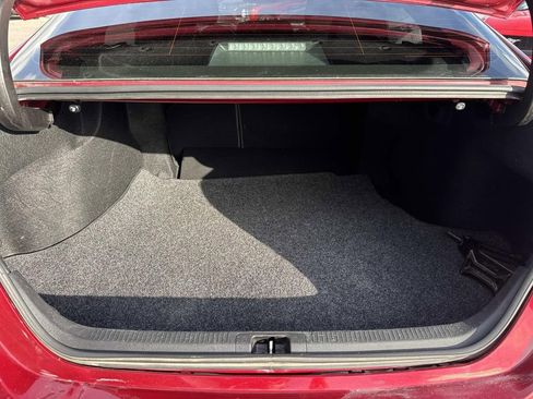 Used 2018 Toyota Camry LE FWD image 9