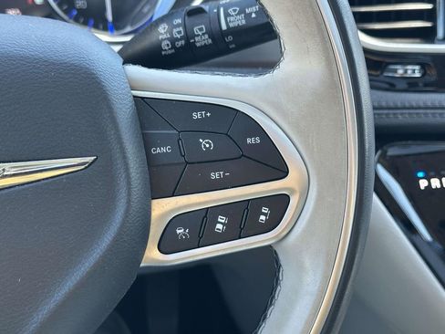 Used 2018 Chrysler Pacifica Limited w/ Tire & Wheel Group image 25