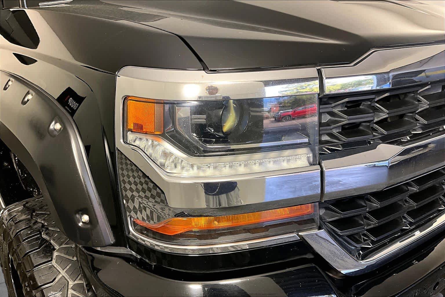 Used 2018 Chevrolet Silverado 1500 LT w/ Texas Edition RWD image 26