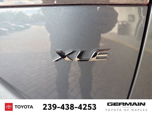 Used 2023 Toyota Corolla Cross XLE w/ Convenience Package image 7