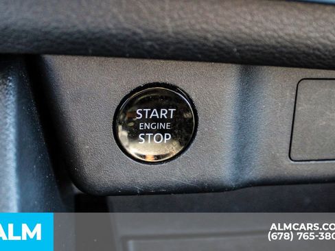 Used 2025 Nissan Rogue SV FWD image 25