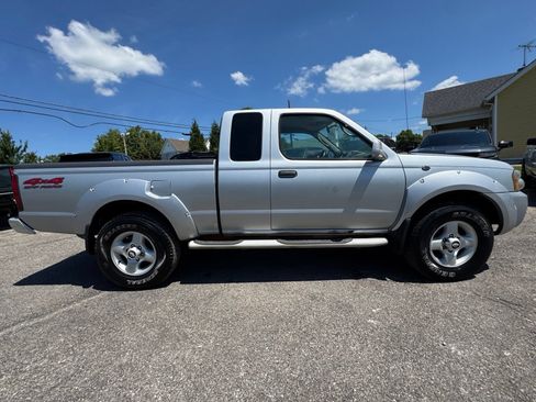 Used 2002 Nissan Frontier SE AWD/4WD image 7