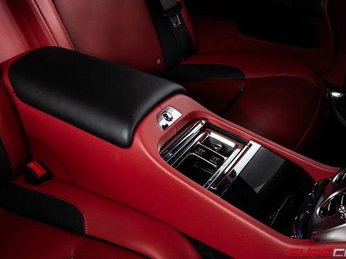 Used 2018 Rolls-Royce Wraith image 31