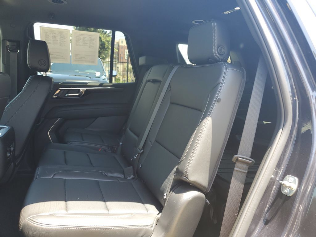 Used 2026 Chevrolet Tahoe LS RWD image 12