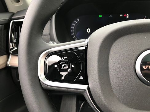 New 2026 Volvo XC90 B6 Plus w/ Protection Package Premier image 21