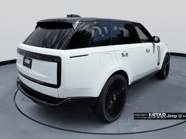 Used 2024 Land Rover Range Rover SE AWD/4WD image 5