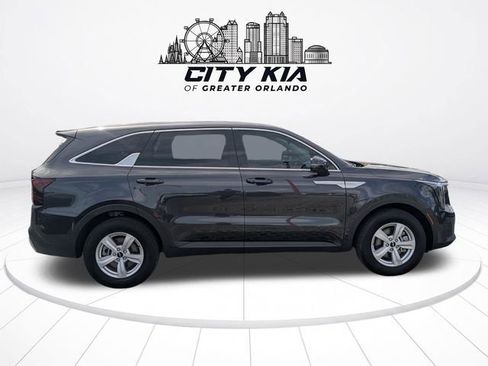 New 2026 Kia Sorento LX FWD image 8