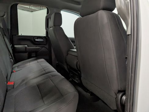 Used 2021 Chevrolet Silverado 2500 Custom w/ Custom Value Package image 12