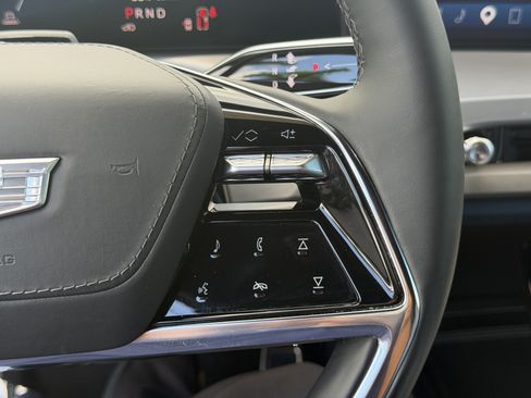 Certified 2026 Cadillac Vistiq Premium Luxury w/ LPO, Floor Liner Package AWD/4WD image 32