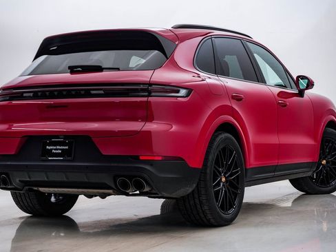 Certified 2024 Porsche Cayenne image 11