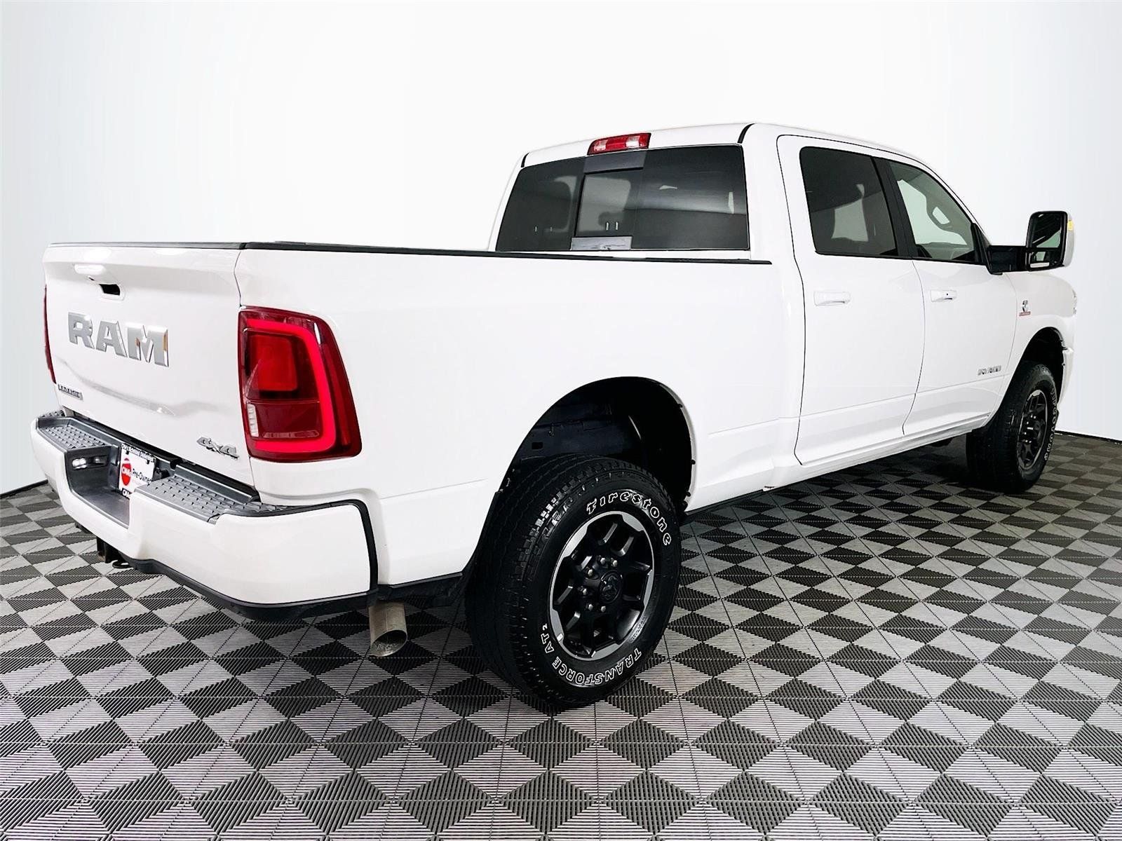 Used 2026 RAM 2500 Laramie AWD/4WD image 9