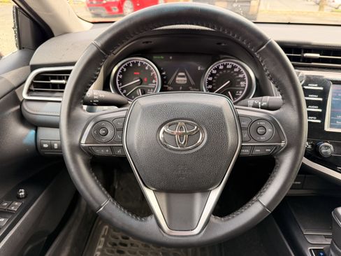 Used 2018 Toyota Camry XLE w/ Protection Package (Q2) image 15
