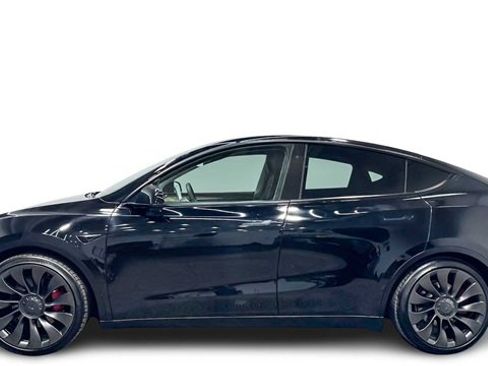 Used 2023 Tesla Model Y Long Range image 1