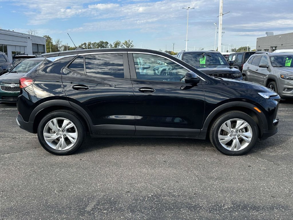 Used 2024 Buick Encore GX Preferred w/ Comfort Package FWD image 2