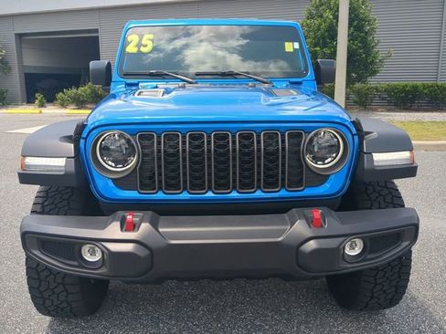Used 2025 Jeep Gladiator Rubicon w/ Safety Group AWD/4WD image 10