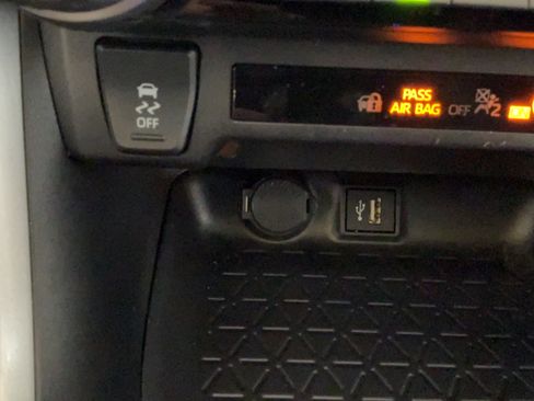 Certified 2025 Toyota RAV4 XLE w/ Convenience Package FWD image 47
