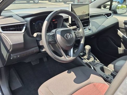 Certified 2025 Toyota Corolla SE w/ SE Premium Package FWD image 4