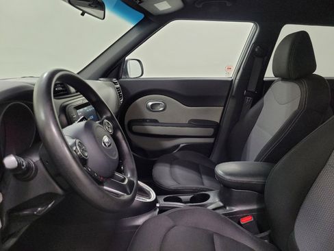Used 2019 Kia Soul + FWD image 17
