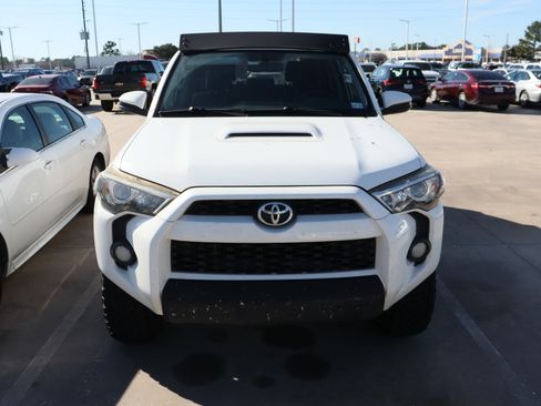 Used 2018 Toyota 4Runner TRD Off-Road image 4