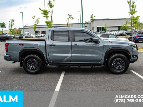 Used 2025 Nissan Frontier PRO-4X AWD/4WD image 10