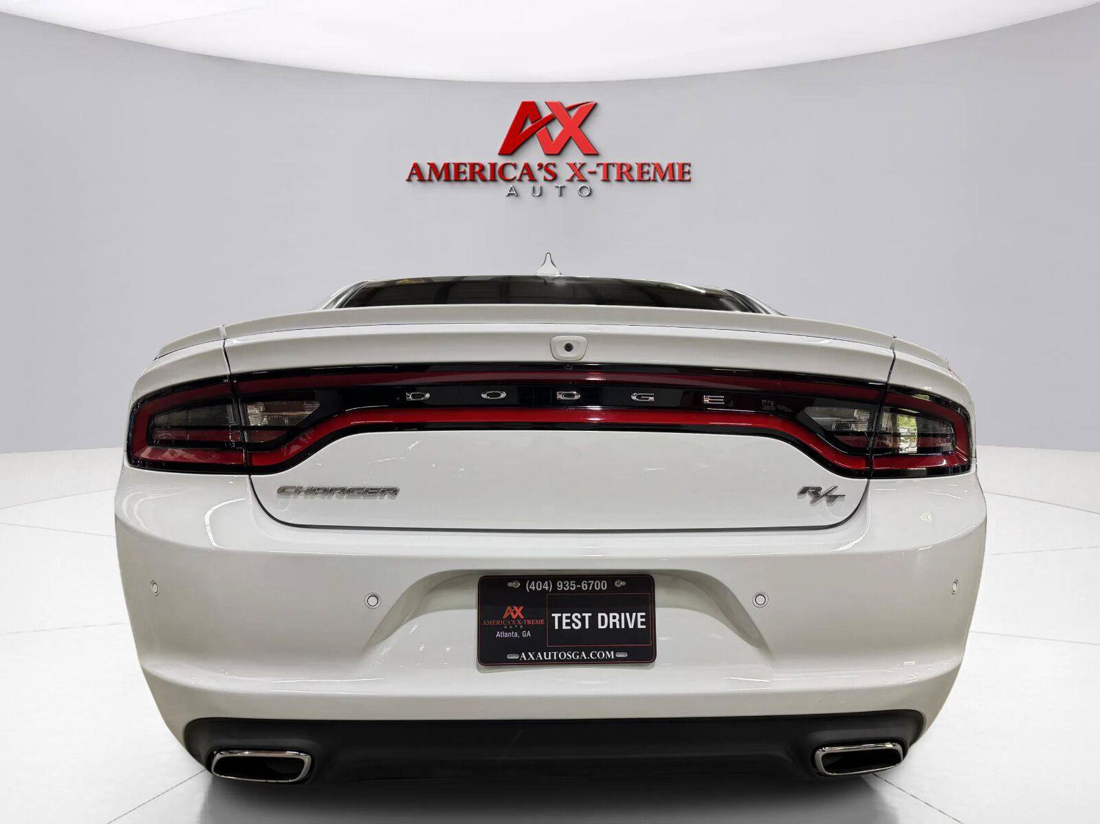 Used 2018 Dodge Charger R/T w/ Plus Group RWD image 6