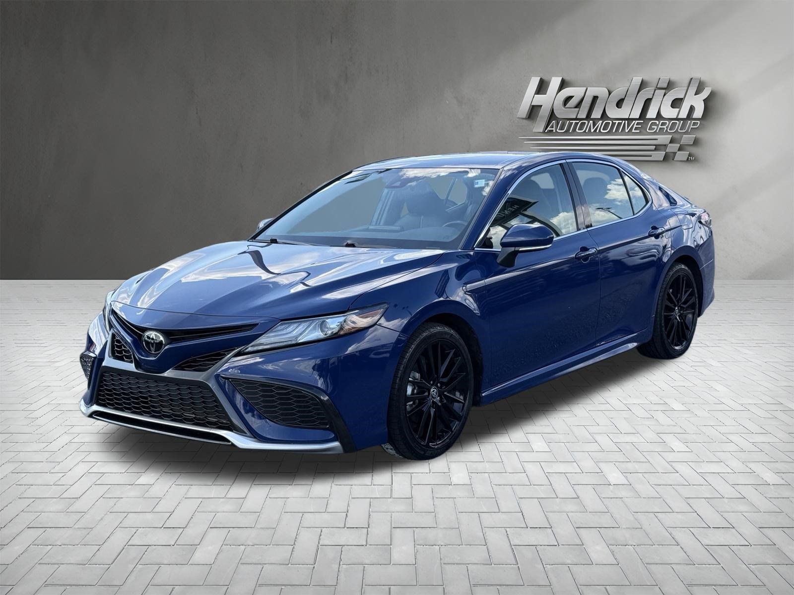 Used 2023 Toyota Camry XSE FWD image 5
