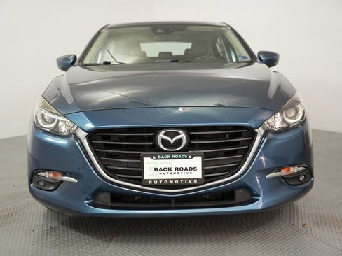 Used 2017 MAZDA MAZDA3 Grand Touring image 2