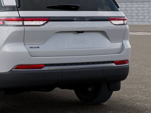 New 2026 Jeep Grand Cherokee Altitude AWD/4WD image 13