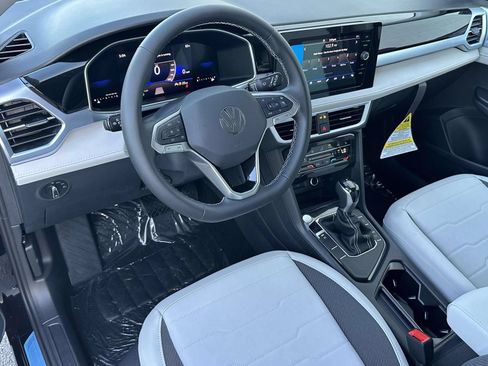 New 2026 Volkswagen Taos SE FWD image 10