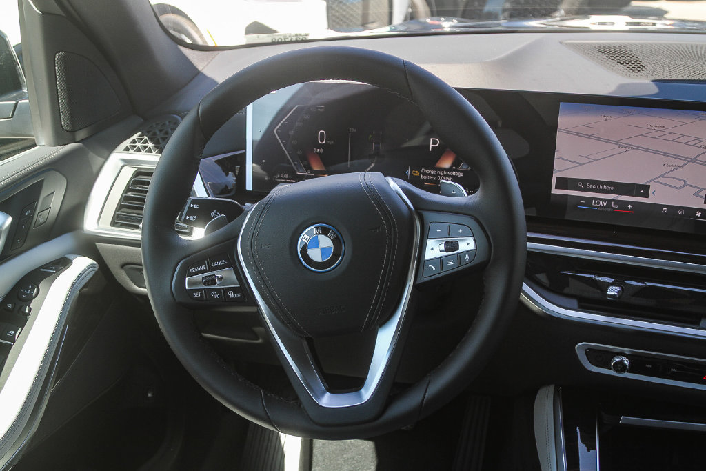 New 2026 BMW X5 xDrive50e w/ Parking Assistance Package AWD/4WD image 12