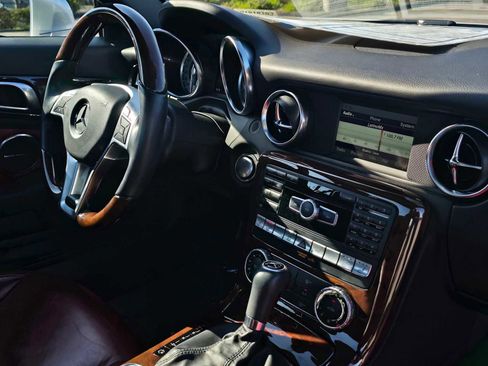 Used 2014 Mercedes-Benz SLK 350 image 10